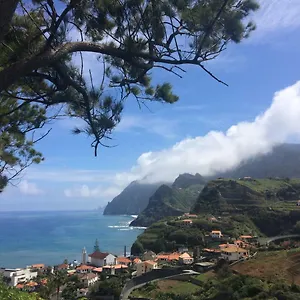Pereira's House - Mountain & Sea Ferienhaus